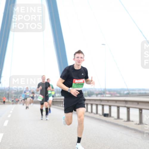 03.10.2025 - Köhlbrandbrückenlauf Jannik Wohlers http://msf.ph/oto/9155104 03.10.2025 15:20:13 Position 1 7277 meine-sportfotos.de