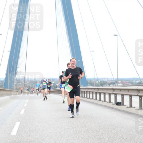 03.10.2025 - Köhlbrandbrückenlauf Jannik Wohlers http://msf.ph/oto/9155111 03.10.2025 15:20:14 Position 1  meine-sportfotos.de