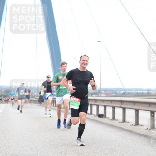 03.10.2025 - Köhlbrandbrückenlauf Jannik Wohlers http://msf.ph/oto/9155114 03.10.2025 15:20:15 Position 1 9559 meine-sportfotos.de