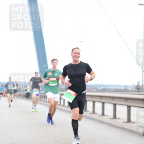 03.10.2025 - Köhlbrandbrückenlauf Jannik Wohlers http://msf.ph/oto/9155117 03.10.2025 15:20:16 Position 1  meine-sportfotos.de
