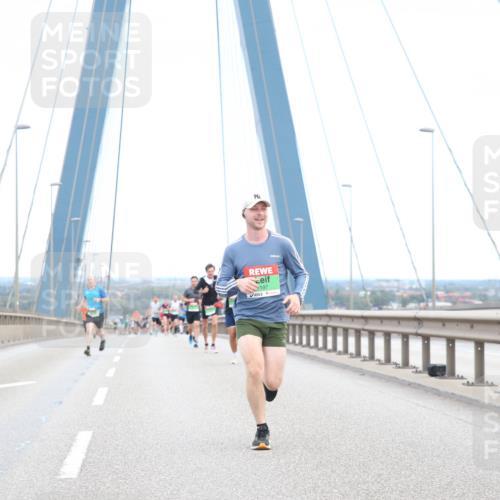 03.10.2025 - Köhlbrandbrückenlauf Jannik Wohlers http://msf.ph/oto/9155128 03.10.2025 15:20:19 Position 1 197 meine-sportfotos.de