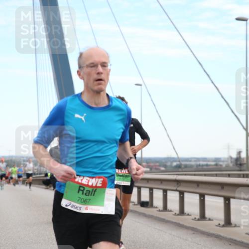 03.10.2025 - Köhlbrandbrückenlauf Jannik Wohlers http://msf.ph/oto/9155141 03.10.2025 15:20:25 Position 1 7067, 7170 meine-sportfotos.de