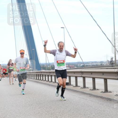 03.10.2025 - Köhlbrandbrückenlauf Jannik Wohlers http://msf.ph/oto/9155158 03.10.2025 15:20:33 Position 1 33, 9057 meine-sportfotos.de