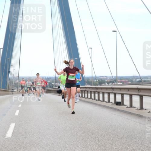 03.10.2025 - Köhlbrandbrückenlauf Jannik Wohlers http://msf.ph/oto/9155173 03.10.2025 15:20:36 Position 1 9521 meine-sportfotos.de