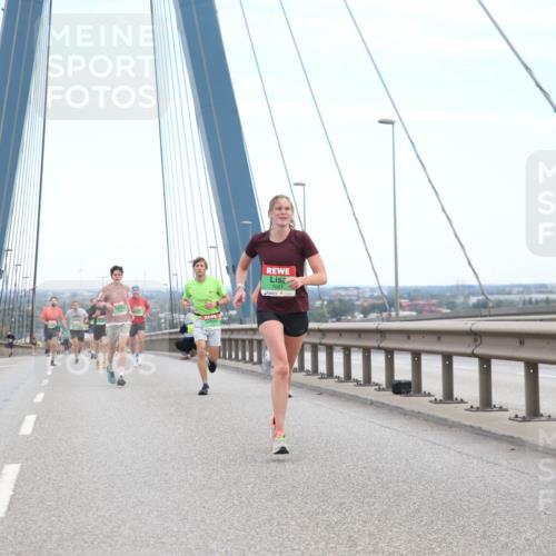 03.10.2025 - Köhlbrandbrückenlauf Jannik Wohlers http://msf.ph/oto/9155177 03.10.2025 15:20:37 Position 1 7051 meine-sportfotos.de