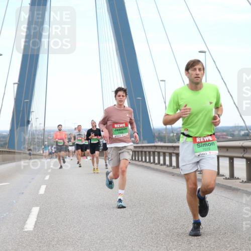 03.10.2025 - Köhlbrandbrückenlauf Jannik Wohlers http://msf.ph/oto/9155196 03.10.2025 15:20:41 Position 1 7100, 7072 meine-sportfotos.de