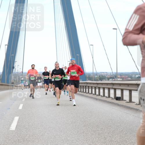 03.10.2025 - Köhlbrandbrückenlauf Jannik Wohlers http://msf.ph/oto/9155207 03.10.2025 15:20:43 Position 1 7100 meine-sportfotos.de