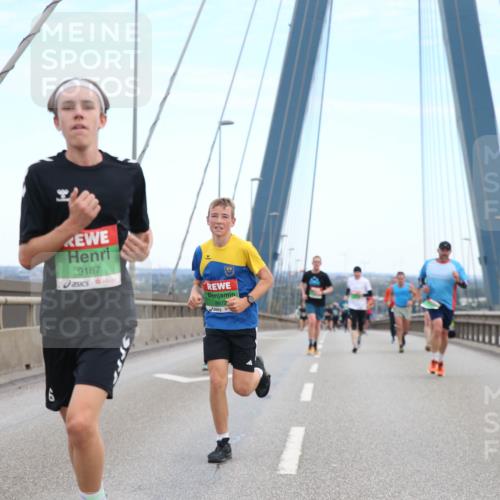 03.10.2025 - Köhlbrandbrückenlauf Jannik Wohlers http://msf.ph/oto/9155337 03.10.2025 15:21:15 Position 1 9187, 8872, 7233 meine-sportfotos.de