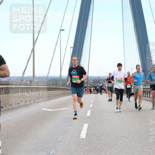 03.10.2025 - Köhlbrandbrückenlauf Jannik Wohlers http://msf.ph/oto/9155353 03.10.2025 15:21:19 Position 1 9582 meine-sportfotos.de