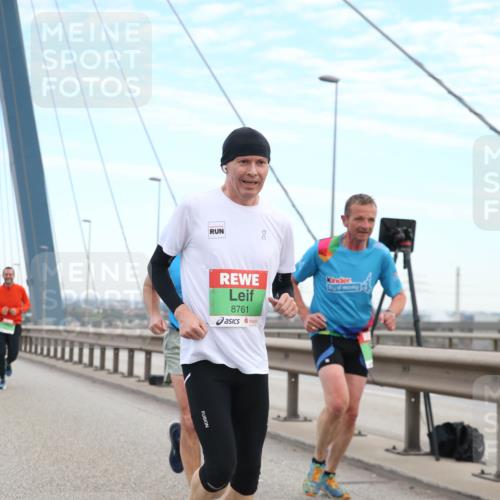 03.10.2025 - Köhlbrandbrückenlauf Jannik Wohlers http://msf.ph/oto/9155366 03.10.2025 15:21:22 Position 1 8761 meine-sportfotos.de