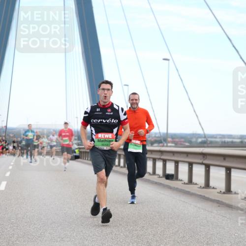 03.10.2025 - Köhlbrandbrückenlauf Jannik Wohlers http://msf.ph/oto/9155369 03.10.2025 15:21:24 Position 1 3, 9512 meine-sportfotos.de