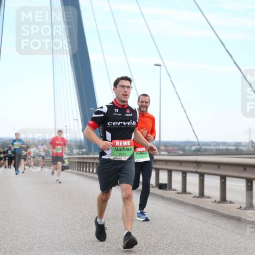 03.10.2025 - Köhlbrandbrückenlauf Jannik Wohlers http://msf.ph/oto/9155372 03.10.2025 15:21:25 Position 1 3, 9512 meine-sportfotos.de