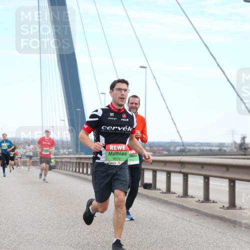 03.10.2025 - Köhlbrandbrückenlauf Jannik Wohlers http://msf.ph/oto/9155373 03.10.2025 15:21:25 Position 1 3, 9512, 7202 meine-sportfotos.de