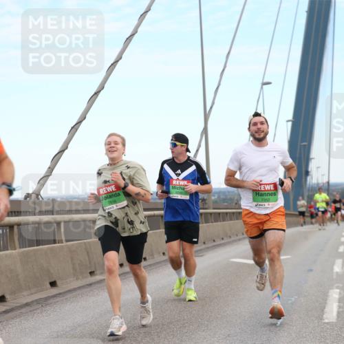 03.10.2025 - Köhlbrandbrückenlauf Jannik Wohlers http://msf.ph/oto/9155392 03.10.2025 15:21:54 Position 1 7180, 7614, 7352 meine-sportfotos.de