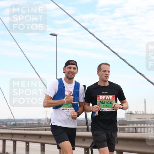 03.10.2025 - Köhlbrandbrückenlauf Jannik Wohlers http://msf.ph/oto/9155399 03.10.2025 15:21:56 Position 1 7086, 7244, 7101 meine-sportfotos.de