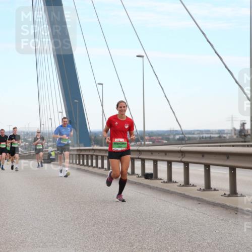 03.10.2025 - Köhlbrandbrückenlauf Jannik Wohlers http://msf.ph/oto/9155421 03.10.2025 15:22:03 Position 1 7262 meine-sportfotos.de