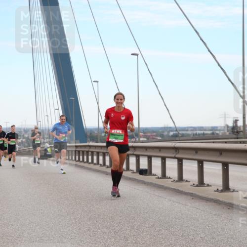 03.10.2025 - Köhlbrandbrückenlauf Jannik Wohlers http://msf.ph/oto/9155422 03.10.2025 15:22:03 Position 1  meine-sportfotos.de