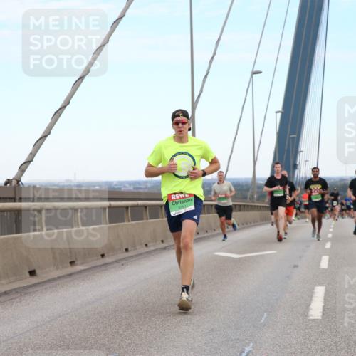03.10.2025 - Köhlbrandbrückenlauf Jannik Wohlers http://msf.ph/oto/9155427 03.10.2025 15:22:05 Position 1 9391 meine-sportfotos.de