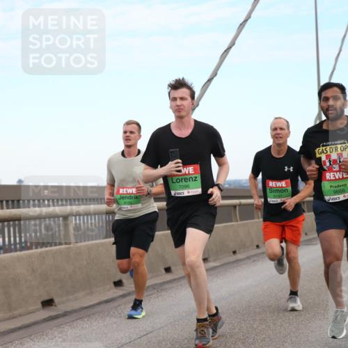 03.10.2025 - Köhlbrandbrückenlauf Jannik Wohlers http://msf.ph/oto/9155444 03.10.2025 15:22:10 Position 1 91, 9195, 7096, 9197, 9666, 7280 meine-sportfotos.de