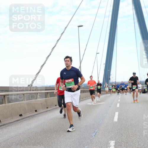 03.10.2025 - Köhlbrandbrückenlauf Jannik Wohlers http://msf.ph/oto/9155455 03.10.2025 15:22:16 Position 1 7204 meine-sportfotos.de