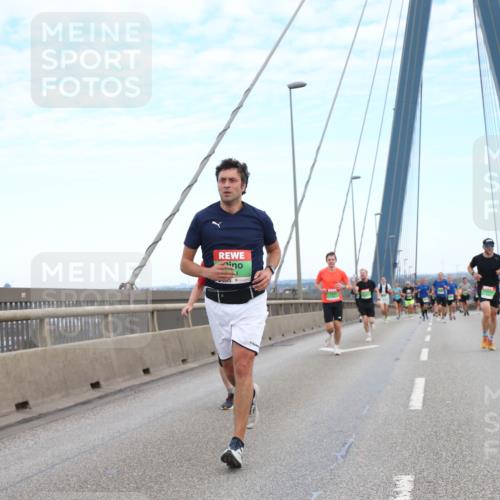 03.10.2025 - Köhlbrandbrückenlauf Jannik Wohlers http://msf.ph/oto/9155458 03.10.2025 15:22:16 Position 1  meine-sportfotos.de