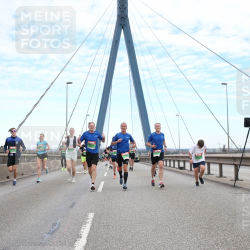 03.10.2025 - Köhlbrandbrückenlauf Jannik Wohlers http://msf.ph/oto/9155489 03.10.2025 15:22:25 Position 1  meine-sportfotos.de