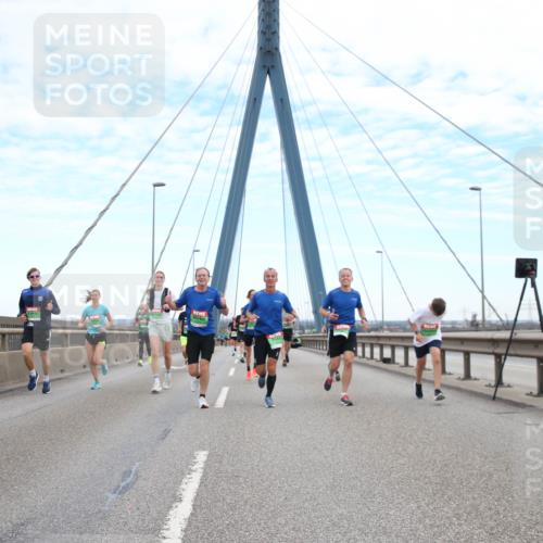 03.10.2025 - Köhlbrandbrückenlauf Jannik Wohlers http://msf.ph/oto/9155490 03.10.2025 15:22:25 Position 1  meine-sportfotos.de