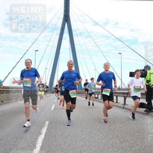 03.10.2025 - Köhlbrandbrückenlauf Jannik Wohlers http://msf.ph/oto/9155497 03.10.2025 15:22:26 Position 1 9223 meine-sportfotos.de