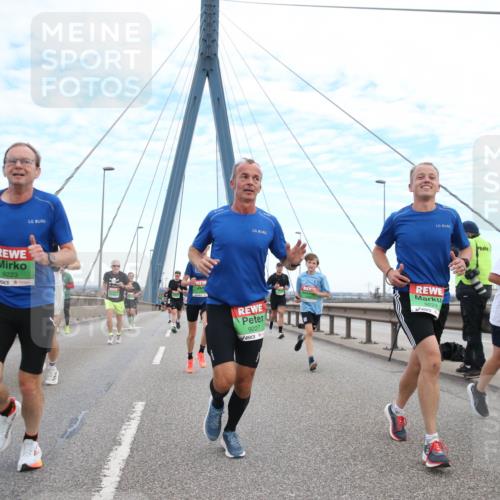 03.10.2025 - Köhlbrandbrückenlauf Jannik Wohlers http://msf.ph/oto/9155501 03.10.2025 15:22:27 Position 1 9223, 9227, 9224 meine-sportfotos.de