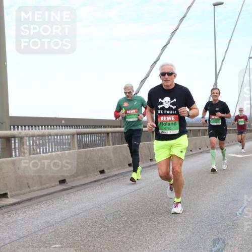 03.10.2025 - Köhlbrandbrückenlauf Jannik Wohlers http://msf.ph/oto/9155504 03.10.2025 15:22:29 Position 1 9176, 8780 meine-sportfotos.de