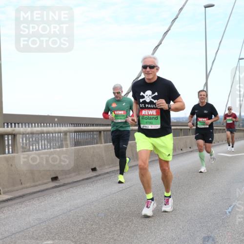 03.10.2025 - Köhlbrandbrückenlauf Jannik Wohlers http://msf.ph/oto/9155505 03.10.2025 15:22:29 Position 1 8780 meine-sportfotos.de
