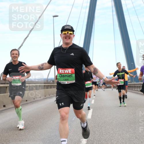 03.10.2025 - Köhlbrandbrückenlauf Jannik Wohlers http://msf.ph/oto/9155511 03.10.2025 15:22:30 Position 1 7406, 7356, 8800 meine-sportfotos.de