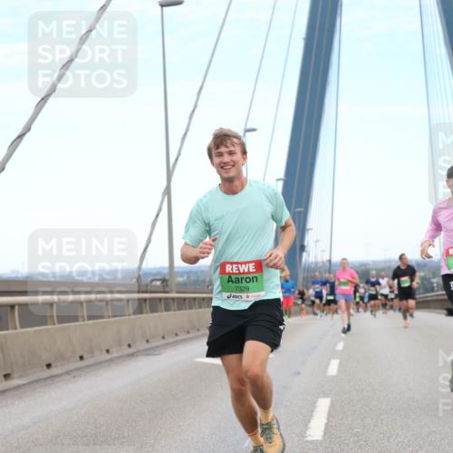 03.10.2025 - Köhlbrandbrückenlauf Jannik Wohlers http://msf.ph/oto/9155545 03.10.2025 15:22:40 Position 1 7329, 9665 meine-sportfotos.de