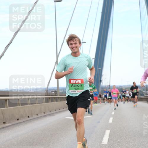 03.10.2025 - Köhlbrandbrückenlauf Jannik Wohlers http://msf.ph/oto/9155546 03.10.2025 15:22:40 Position 1 7329, 9665 meine-sportfotos.de
