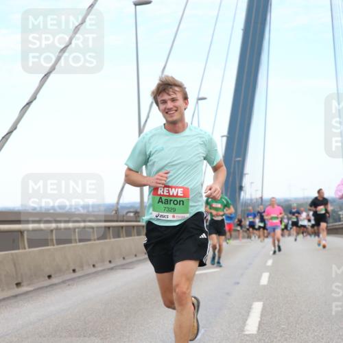 03.10.2025 - Köhlbrandbrückenlauf Jannik Wohlers http://msf.ph/oto/9155547 03.10.2025 15:22:40 Position 1 7329, 9665 meine-sportfotos.de