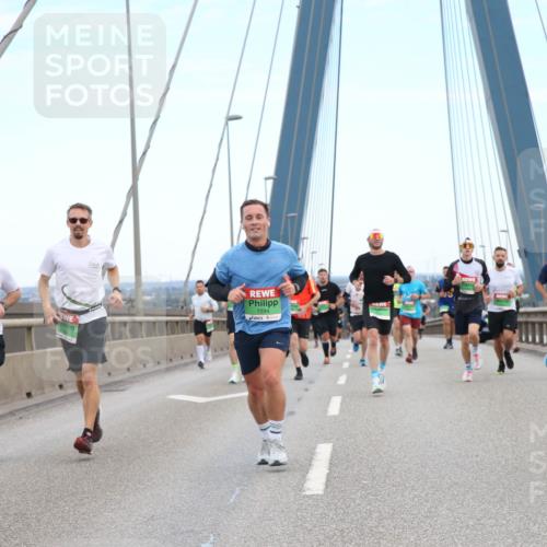 03.10.2025 - Köhlbrandbrückenlauf Jannik Wohlers http://msf.ph/oto/9155566 03.10.2025 15:23:01 Position 1 9128, 7294, 8883 meine-sportfotos.de