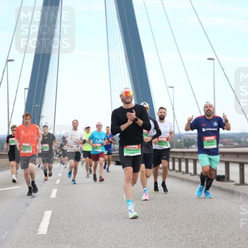 03.10.2025 - Köhlbrandbrückenlauf Jannik Wohlers http://msf.ph/oto/9155573 03.10.2025 15:23:03 Position 1  meine-sportfotos.de