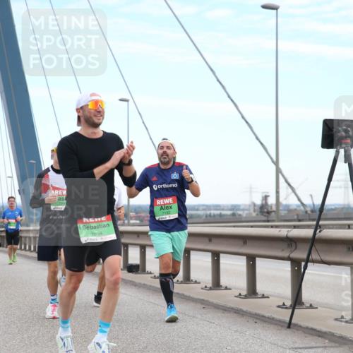 03.10.2025 - Köhlbrandbrückenlauf Jannik Wohlers http://msf.ph/oto/9155578 03.10.2025 15:23:04 Position 1 7201, 7192, 7094 meine-sportfotos.de