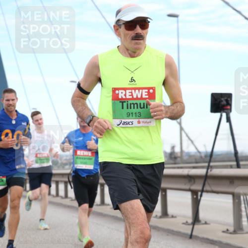 03.10.2025 - Köhlbrandbrückenlauf Jannik Wohlers http://msf.ph/oto/9155597 03.10.2025 15:23:09 Position 1 90, 9113 meine-sportfotos.de