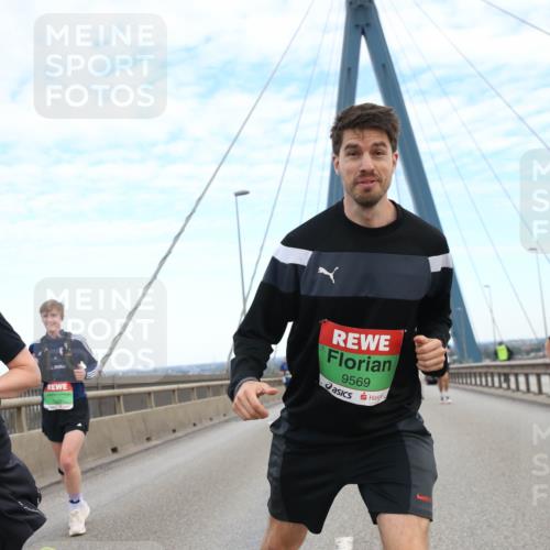 03.10.2025 - Köhlbrandbrückenlauf Jannik Wohlers http://msf.ph/oto/9155615 03.10.2025 15:23:15 Position 1 9569, 9570, 7266 meine-sportfotos.de