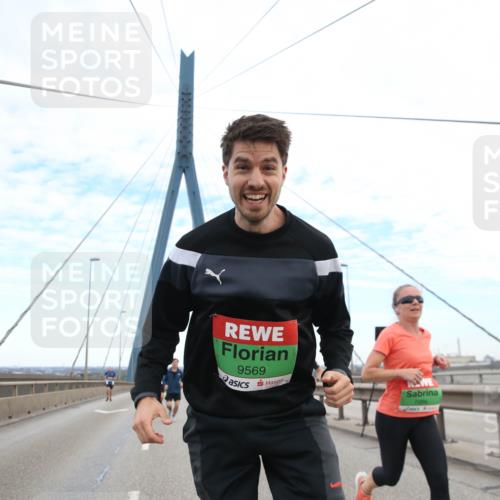 03.10.2025 - Köhlbrandbrückenlauf Jannik Wohlers http://msf.ph/oto/9155618 03.10.2025 15:23:16 Position 1 9569, 7266 meine-sportfotos.de
