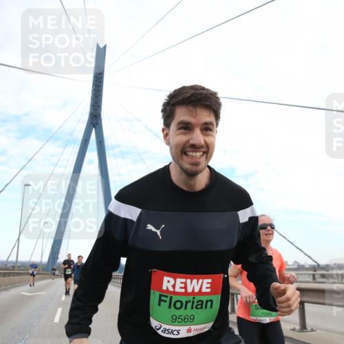 03.10.2025 - Köhlbrandbrückenlauf Jannik Wohlers http://msf.ph/oto/9155619 03.10.2025 15:23:16 Position 1 9569, 7266 meine-sportfotos.de