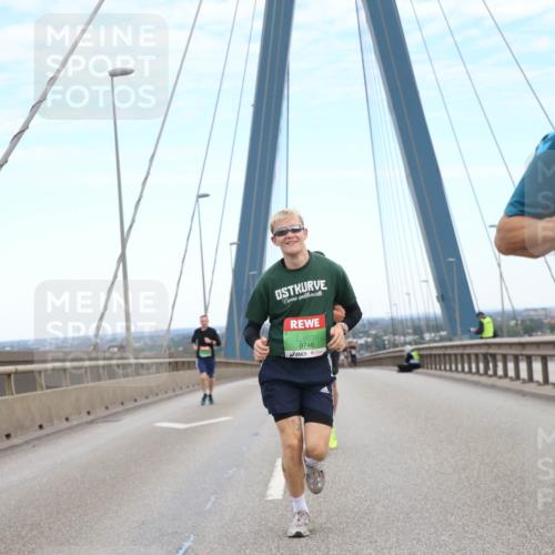 03.10.2025 - Köhlbrandbrückenlauf Jannik Wohlers http://msf.ph/oto/9155640 03.10.2025 15:23:23 Position 1 9746 meine-sportfotos.de