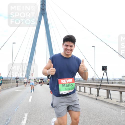 03.10.2025 - Köhlbrandbrückenlauf Jannik Wohlers http://msf.ph/oto/9155655 03.10.2025 15:25:28 Position 1 7425 meine-sportfotos.de