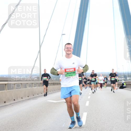 03.10.2025 - Köhlbrandbrückenlauf Jannik Wohlers http://msf.ph/oto/9155659 03.10.2025 15:25:31 Position 1 9102 meine-sportfotos.de