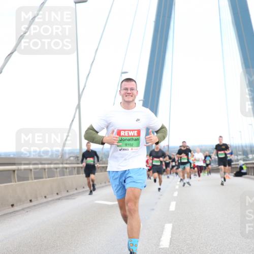 03.10.2025 - Köhlbrandbrückenlauf Jannik Wohlers http://msf.ph/oto/9155661 03.10.2025 15:25:31 Position 1 9102 meine-sportfotos.de