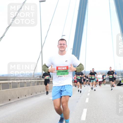 03.10.2025 - Köhlbrandbrückenlauf Jannik Wohlers http://msf.ph/oto/9155662 03.10.2025 15:25:31 Position 1 9102 meine-sportfotos.de
