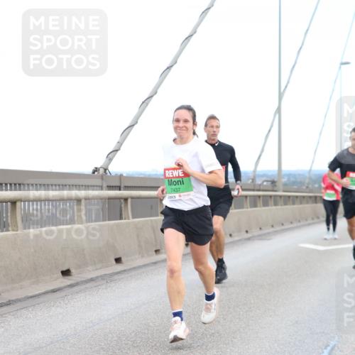 03.10.2025 - Köhlbrandbrückenlauf Jannik Wohlers http://msf.ph/oto/9155665 03.10.2025 15:25:34 Position 1 7437 meine-sportfotos.de