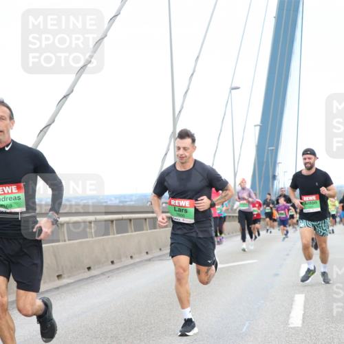 03.10.2025 - Köhlbrandbrückenlauf Jannik Wohlers http://msf.ph/oto/9155669 03.10.2025 15:25:36 Position 1 168, 7600, 7451 meine-sportfotos.de