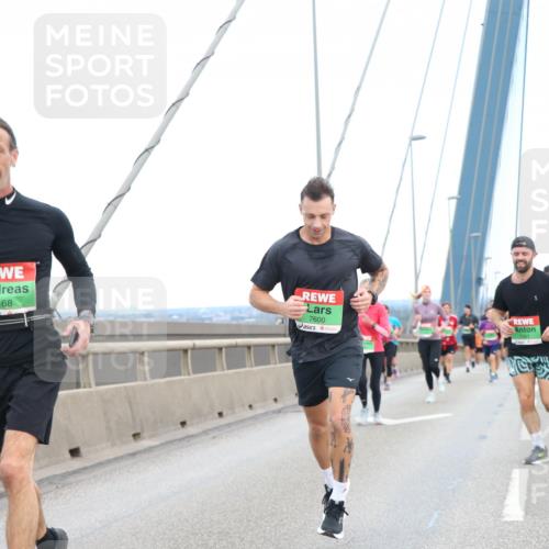 03.10.2025 - Köhlbrandbrückenlauf Jannik Wohlers http://msf.ph/oto/9155671 03.10.2025 15:25:36 Position 1 7168, 7600 meine-sportfotos.de
